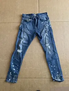 ダメージ加工ジーンズ