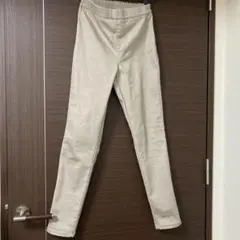 GU ベージュ　パンツ