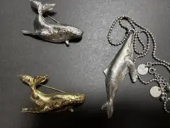 powder クジラブローチ(金、銀カラー)とクジラペンダント