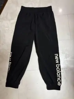 new balance ブラック ゆったりシルエットウーブンパンツ　M