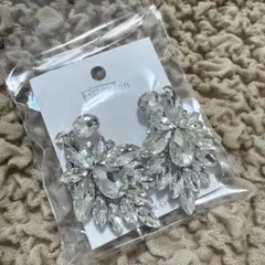 シルバークリスタルフラワーピアス