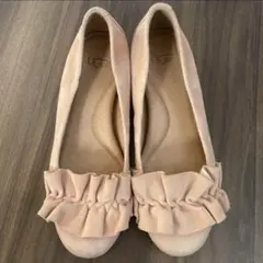 UGG ピンクフリル付きヒール パンプス
