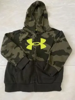 Under Armour 迷彩柄 フード付きパーカー 100cm