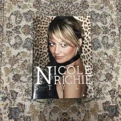 ニコール・リッチー Nicole Richie 直筆サイン本 +サイン時の生写真 ニコール・リッチー スタイル - メルカリ