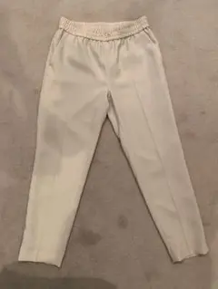 ICBクリーム色 スリムフィットパンツ サイズ4