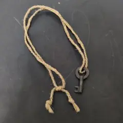 戦前 鍵ネックレス