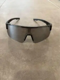【ゲリラSALE】薄黒　キッズスポーツサングラス アウトドア