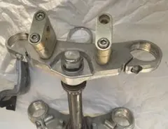 ゼファー1100 純正フォークブリッジ