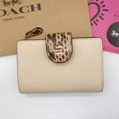 新作 新品 COACH 折り財布