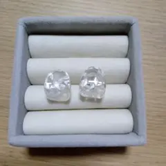 ピアス