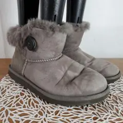 UGG ムートンショートブーツ ベイリーボタン 無地 グレー 23cm ボア
