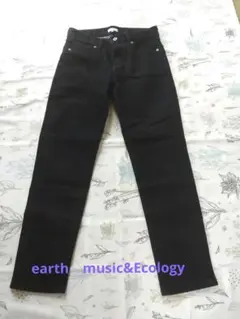 earth　music&Ecology　ストレートジーンズ　黒