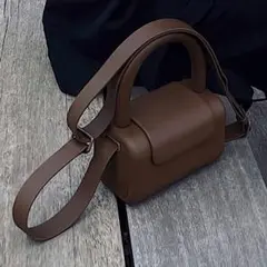 ブラウン 皮革 デザイナーショルダーバッグ