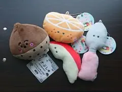 つぶらな瞳のお弁当箱＋ マスコット、シナぷしゅ ぬいぐるみ 4点セット