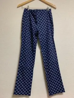 ネイビー系花柄スキニーパンツ