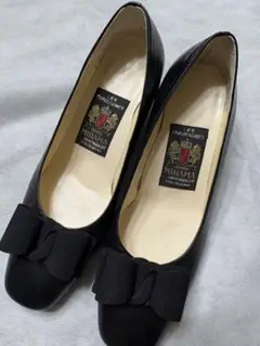 ミハマ モトマチ 黒 リボン付きパンプス