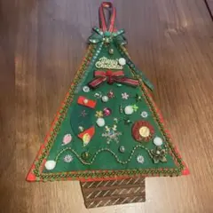 クリスマスツリー型フェルト装飾品　サイズ約30cmです。