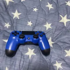 青いワイヤレスコントローラー PS4
