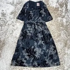 美品✨️シビラ　花柄ワンピース　リボンベルト　スクエアネック　フラワーモチーフ