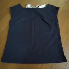 フェリーシェルノースリーブトップス