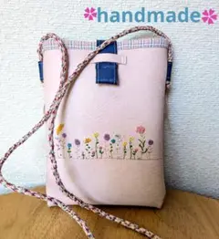 花刺繍　ポシェット　 パステルピンク　フェイクレザー　ハンドメイド　斜めがけ