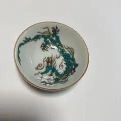 新品同様　手書き九谷焼窯元瑛生　平皿 瑛生の器（九谷美陶園）｜瑛生の器 九谷美陶園 三つ牡丹文様四寸