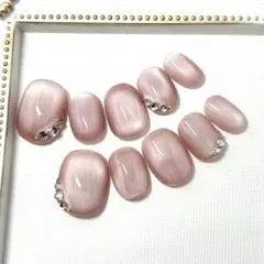 ピンクベージュ　マグネットジェルのネイルチップ