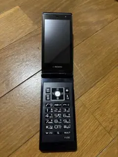 【超希少】docomo F-01E 中古美品　横プッシュボタン有り！おまけ付き！
