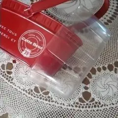 ブリキ小物入れと紅茶空き缶二個