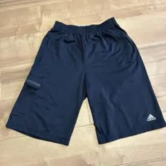 adidas ブラック ハーフパンツ サイドポケット　150