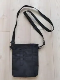 無印良品　黒ショルダーバッグ サコッシュ