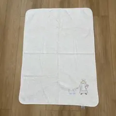 ホワイトの刺繍ブランケット