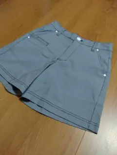 Kolwin コルウィン ストライプ グレーショートパンツ サイズ7 レディース