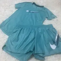 ナイキ　レディース　セットアップ　Tシャツ　短パン　グリーン　Nike 【美品】