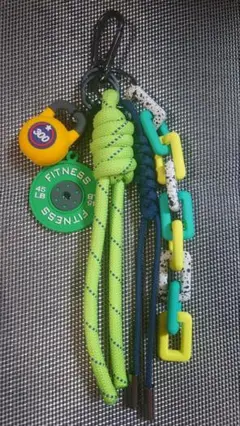 ハンドメイド　パラコード　バックチャーム　じゃらじゃらキーホルダー　筋トレ