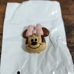 ディズニーストア SECRET BROOCH ミニーマウス
