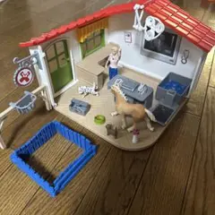 シュライヒ Schleich 42502 Farm World 動物病院とペット