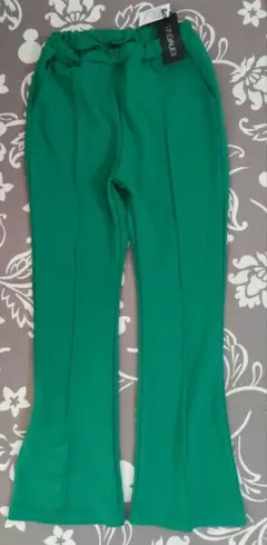 150 新品　キッズ　グリーン　パンツ