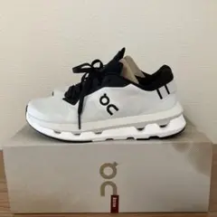 オンスニーカー白×黒新品23.5