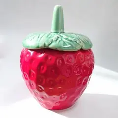 &Klevering Strawberry jar