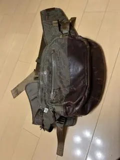 visvim BALLISTIC LUMBAR 8L ボディバッグ 型押し 黒 visvim BALLISTIC LUMBAR 8L ボディバッグ 型押し 黒