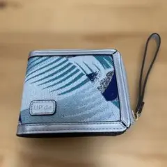 UP.de　がばっと開いてさっと取り出せる　織柄が美しい二つ折り財布　フェリシモ
