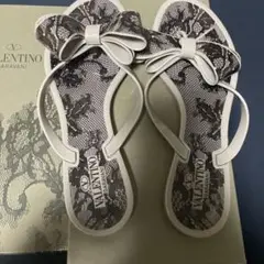 valentino garavani ビーチサンダル