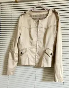 Item thumbnail for item cd0eb6d4-f5d7-4246-bdb8-5f2f09c7d695