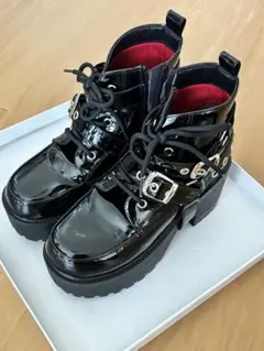 YOSUKE ヨースケ 厚底ベルティッドショートブーツ クリアブラック