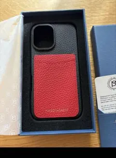 メゾンドサブレ ブラック×レッド iPhone16