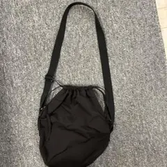 ユニクロ黒 ショルダーバッグ