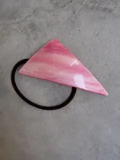 ピンク三角形ヘアゴム