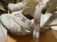 Louis Vuitton ロゴ入りウェッジサンダル