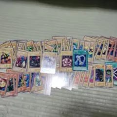 初期再録あり遊戯王OCG デュエルモンスタ ノーマル約70枚＋10 合計80枚